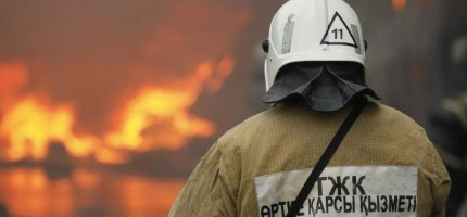 Қарағандыда мас адам біреудің көлігін өртеп жіберген