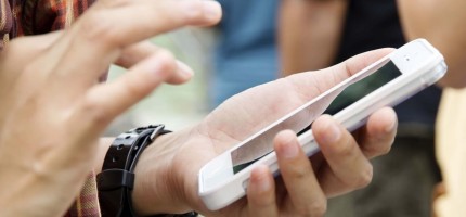 Белгісіз біреу оқушылардан интимдік фото жіберуді талап етіп, бопсалаған