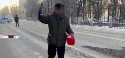 Қарағандылық ер адам өзін өртеп жіберемін деп қорқытты (ВИДЕО)