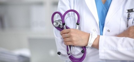 12 сағат қиналып, артынша қайтыс болған қызының өліміне анасы дәрігерді кінәлауда