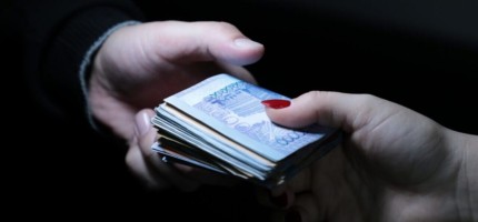 Жемқорлық туралы хабарлаған Атырау тұрғыны 12 млн теңге сыйақы алды