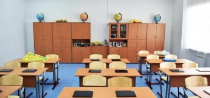 Алматыда мұғалім оқушылардың көзінше теңіз шошқасын мүшелеп сойған