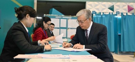 Тоқаев Мәжіліс пен мәслихаттар сайлауында дауыс берді