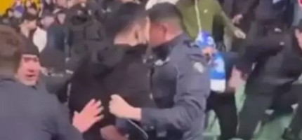 Полицейдің жағасынан алған: Алматыдағы матч үлкен жанжалмен аяқталды