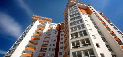 Үш баласын 9-қабаттан лақтырып, артынша өзі секіріп кеткен