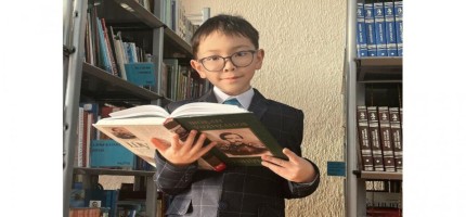 9 жастағы оқушы өзінің кітабын шығарды