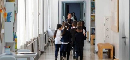 Ақтөбе облысында білім бөлімі басшысының әйелі оқушыны ұрған