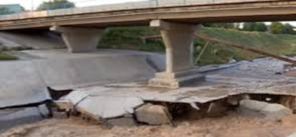 Сайрамда жас жігіттер көпірден секіруге бәстескен
