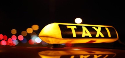 Алматыда такси жүргізушісі туристке 196 мың теңге төлеткен