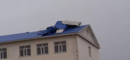 Түркістан облысында жел колледждің шатырын жұлып әкетті