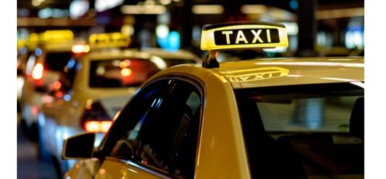 Астанада жолаушы әйел такси жүргізушісін тонап кеткен