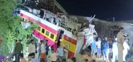 Бірнеше пойыз соқтығысып, 300-ге жуық адам қаза тапты