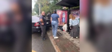 Алматыда автокөлік аялдамада тұрған жеті адамды қағып кетті