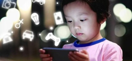 Қытай балалардың смартфон пайдалануын шектемек