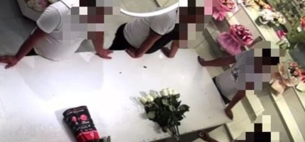 Шымкентте ер адам гүл сатушыға дөрекілік көрсетті
