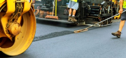 «Қол қайдан өсетінін білесің»: Досаев мердігерлердің жұмысына пікір білдірді
