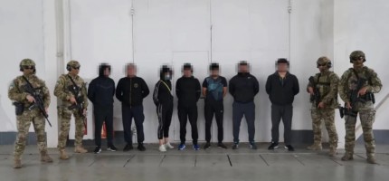 Елдос Қоспаев пен оның қылмыстық тобының мүшелері Қазақстанға жеткізілді