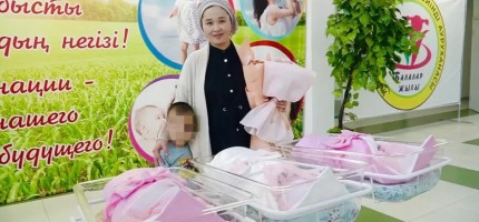 Жамбылдық келіншек егізден кейін үшем қыз босанды