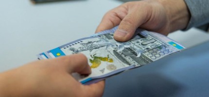 18-25 жас арасындағы жастар қарызға кіруден рекорд орнатты — қаржыгер (ВИДЕО)