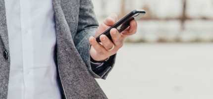 Мектептерде ұялы телефонға тыйым салынады
