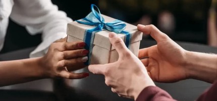 Мұғалімдерге кәсіби мерекесінде сыйлық жасауға тыйым салынды
