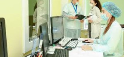 Сингапур билігі денсаулығын күткен адамдарға ақша төлемек