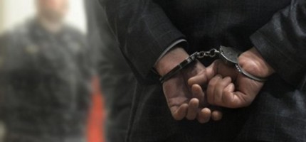 14 жастағы қызды зорлап, видеоға түсірген 2 полицей ұсталды