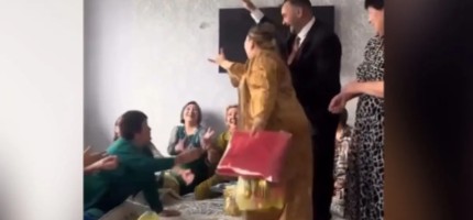 Құдалықта доллар таратқан шетелдік күйеу бала желіні шулатты (ВИДЕО)