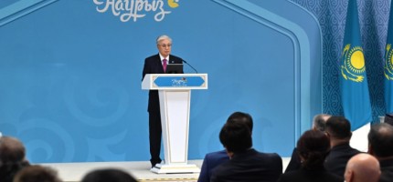 Тоқаев тосын ұсыныс жасады: Израиль мен Иранды Түркістанға шақырды