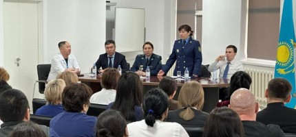 Нашақорлық, есірткі жасырушылардың қысқа «карьерасы» және дәрігерлердің қауіпсіздігі: елордада түсіндіру кездесуі өтті