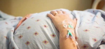 «Жедел жәрдем шақырмады»: дәрігерсіз босанған әйелдің өлімі жаға ұстатты