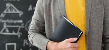 Колледж мұғалімі 17 жыл сабақ бермей, толық жалақы алып келген