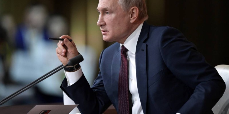 Путиннің «ата-анасының қабіріне жазба қалдырған» зейнеткер түрмеге жіберілуі мүмкін