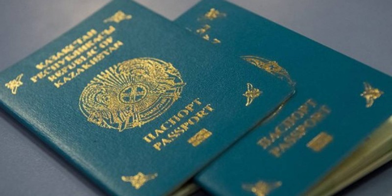 «Сөзімді дұрыс түсінбей қалғансыңдар демесін»: қазақ тілін білмейтіндерге азаматтық берілмей ме?