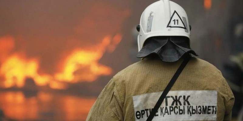 Қарағандыда мас адам біреудің көлігін өртеп жіберген