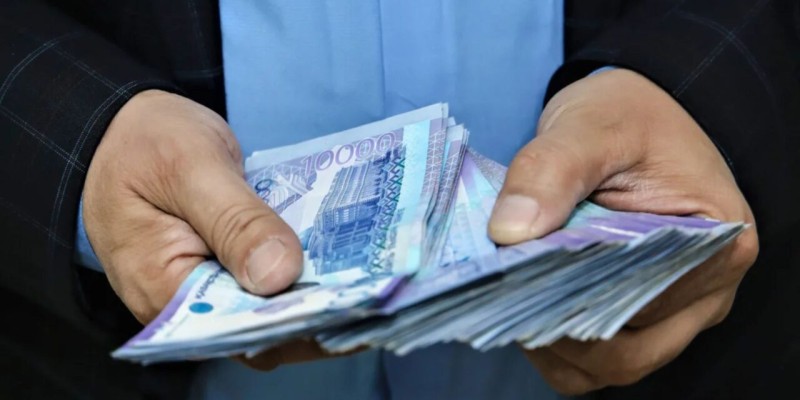 13 серіктестіктен 23 млн теңге пара алған бас маман сотталды