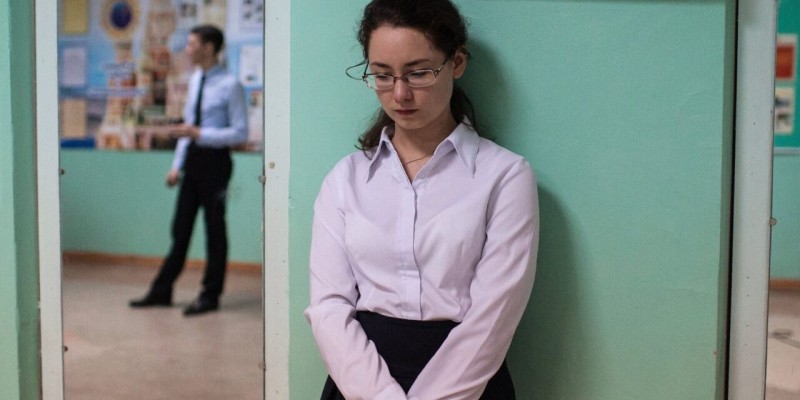 53 жастағы мұғалім жеке кабинетінде оқушысына тиіскен