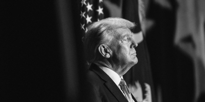 Трамп Ирандағы билікті ауыстыру туралы ұсыныс жасады