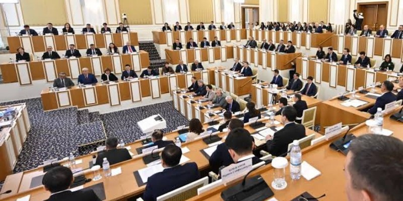 Ермұрат Бәпи, Нұртөре Жүсіп және Аманжол Әлтай – Қазақстан Халық Кеңесіне ел ағалары кірді