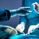 Дәрігер әйелдің сау аяғын кесіп тастаған, ол қайтыс болды