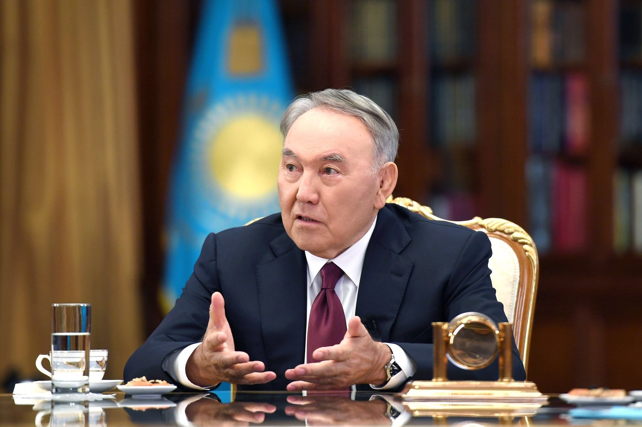 Журналист: Назарбаев халыққа өзінің тиесілі мүлкін бұйыртпай кеткен адам