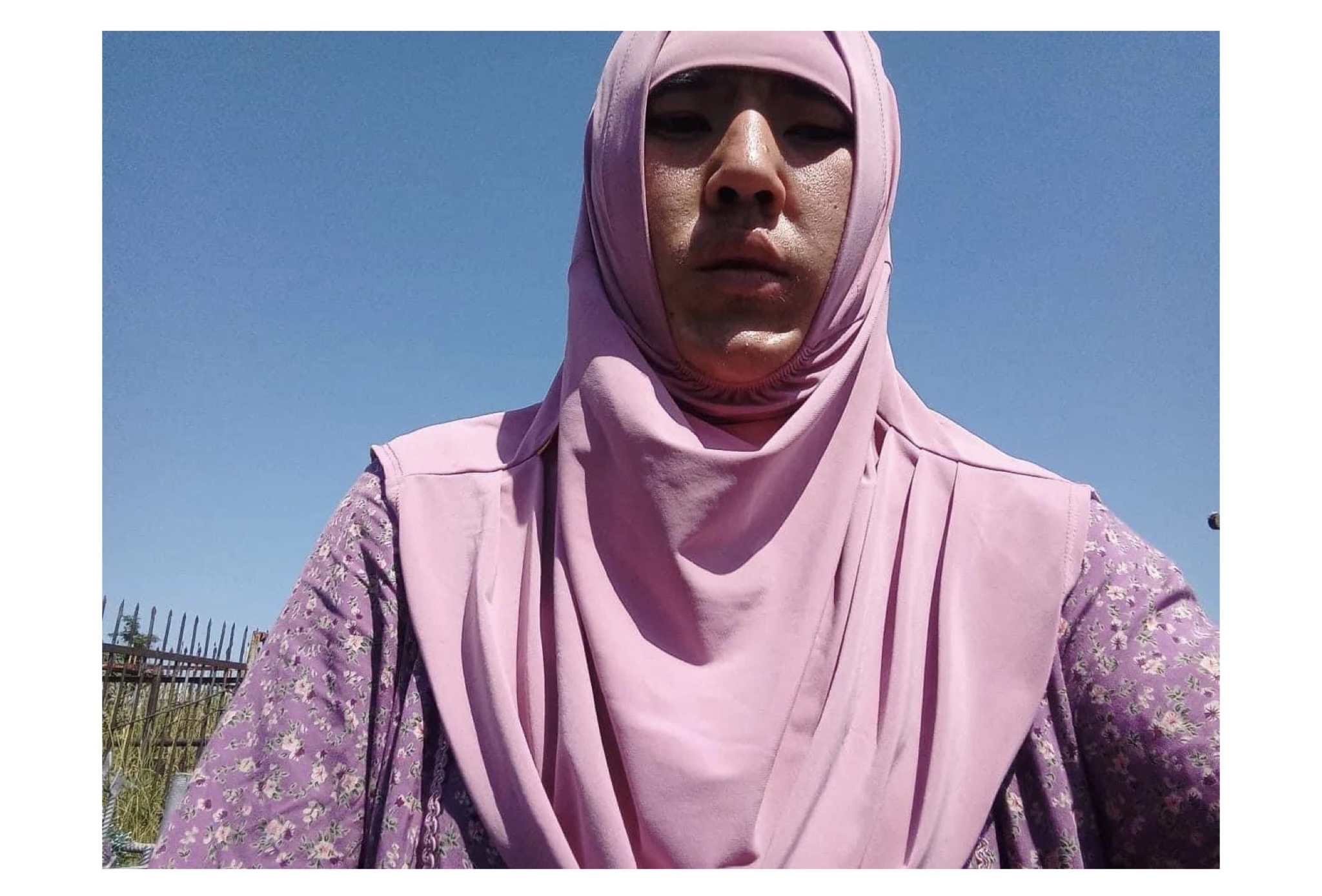 Хиджаб киген ер адам жынысын ауыстыруға көмек сұрады