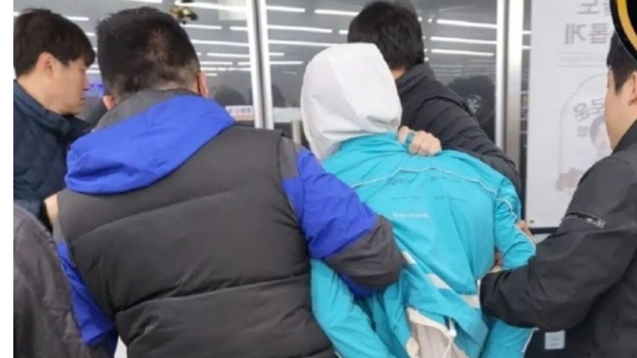 "Біреуі ұсталды": Корея әуежайынан екі қазақстандық қашып шыққан