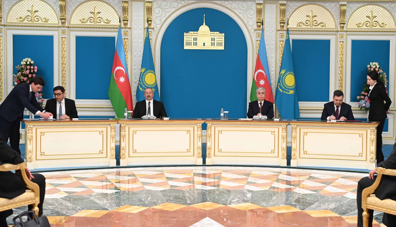 Қазақстан мен Әзербайжан Президенттері 6 құжатқа қол қойды