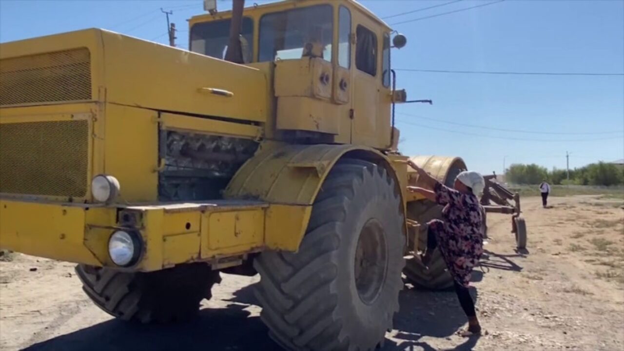 Атырауда трактордың цистернасына шұбат құйған балаға айыппұл салынды