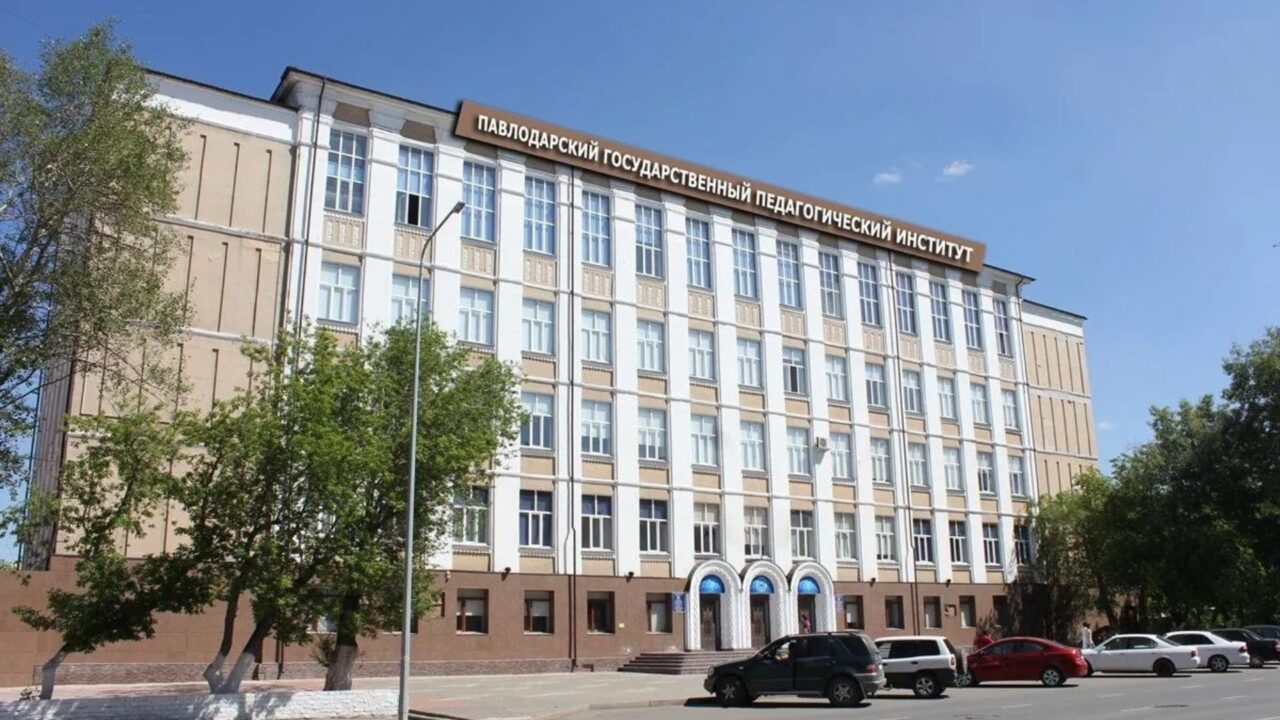 «Павлодарда 7 мың студент тентіреп жүр»: Жатақхананың жерін кім сатты